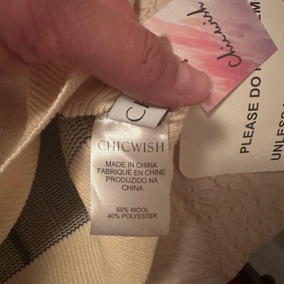 ChicWish sweater size L - Picture 3 of 3